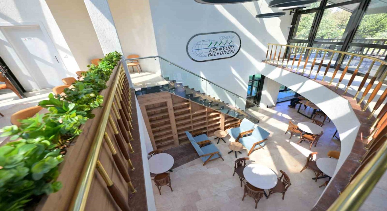 Esenyurtta Vatan Kitap Kafe açıldı