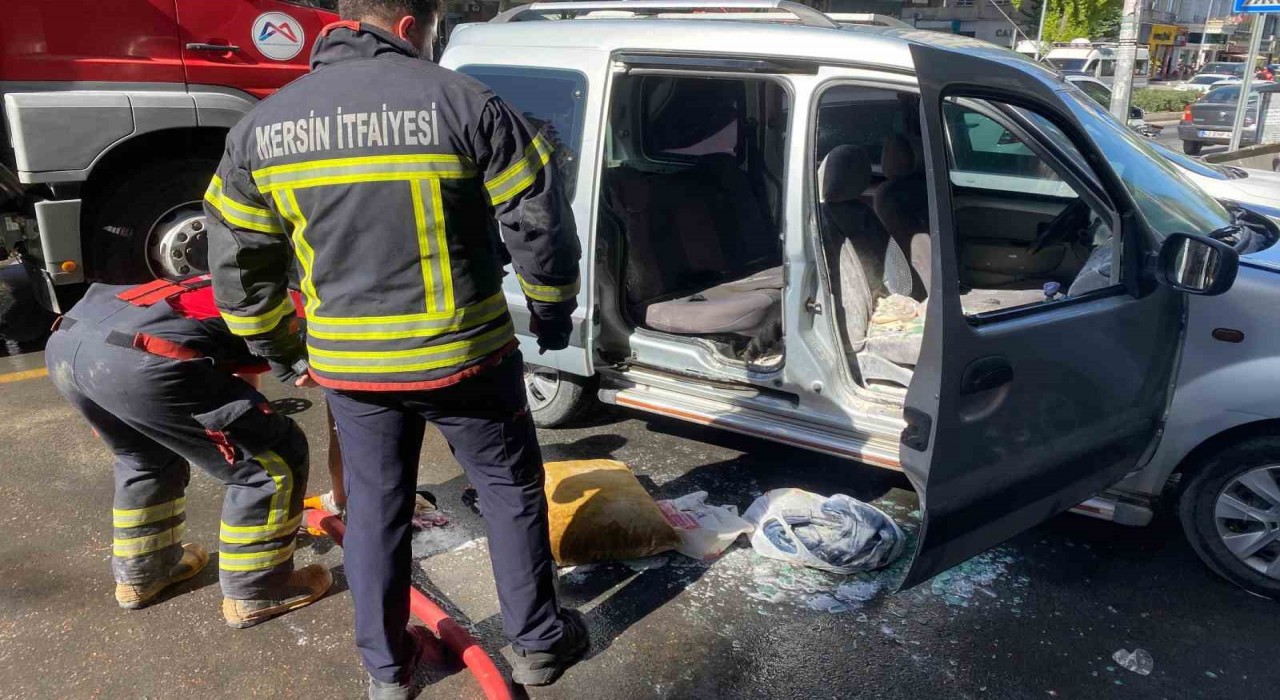 Esnafın zamanında müdahalesi aracın yanmasını önledi