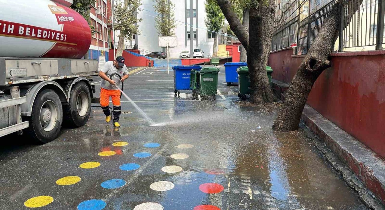 Fatih Belediyesinden okullara yeni dönem hazırlığı