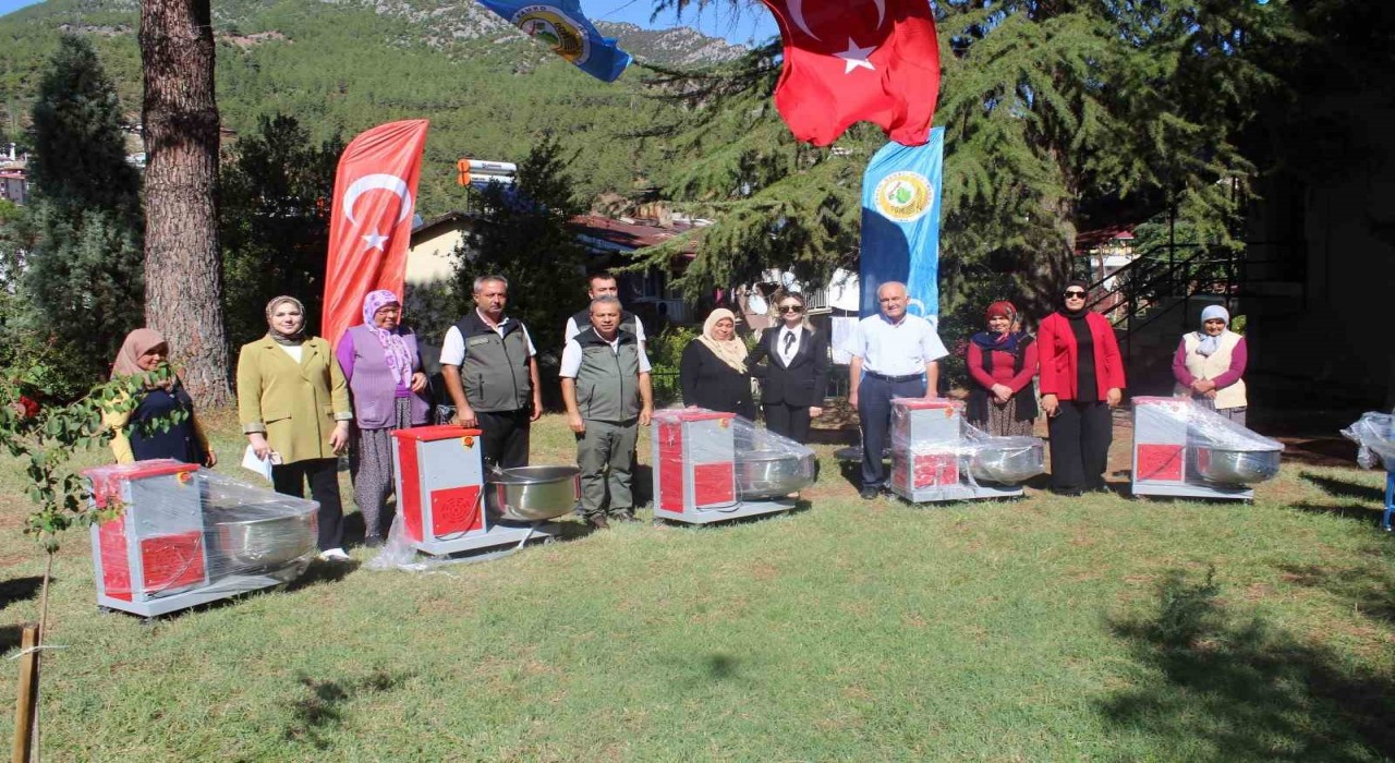 Fekede köy üreticilerine üretimde hibe desteği verildi