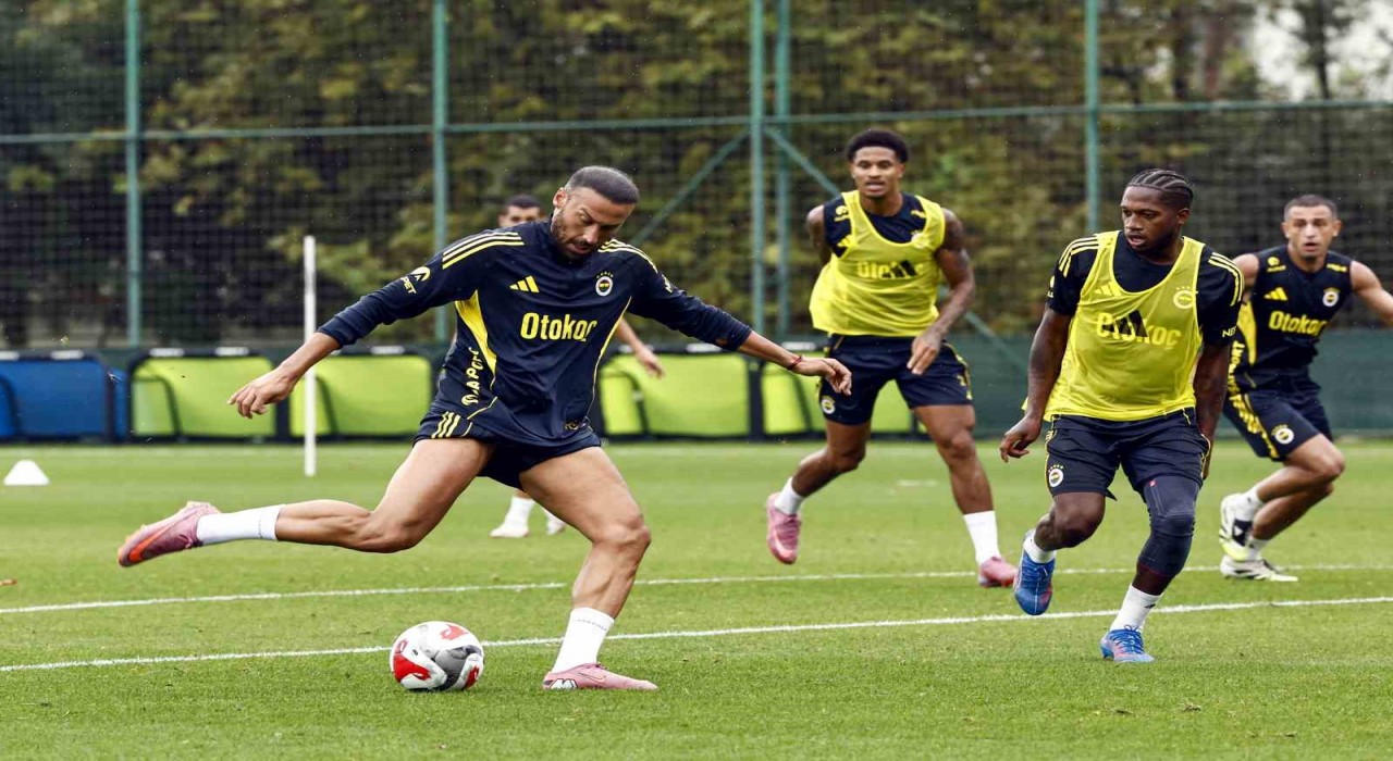 Fenerbahçe, hazırlıklarını sürdürdü