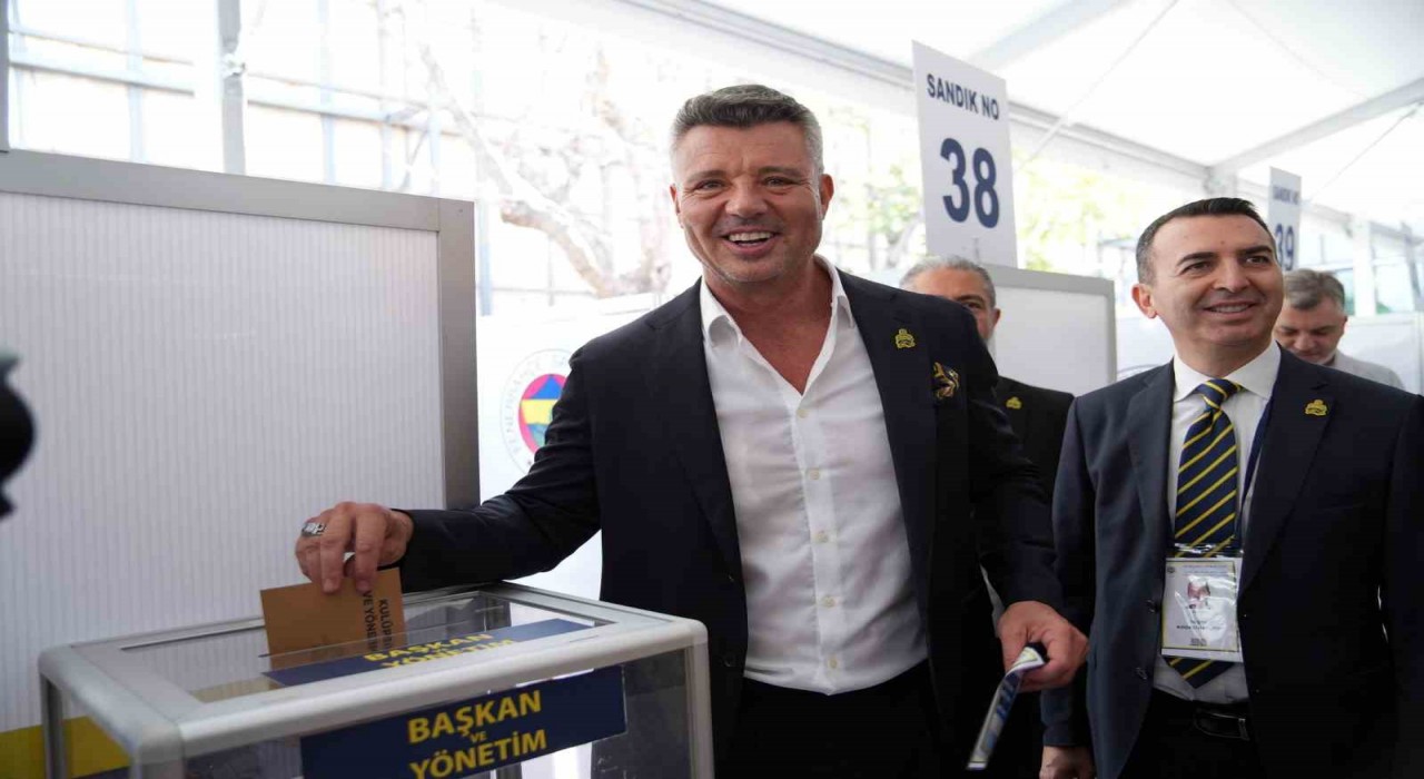 Fenerbahçe Spor Kulübünde gerçekleştirilen olağanüstü seçimli genel kurulunda yeni başkan Sadettin Saran seçildi.