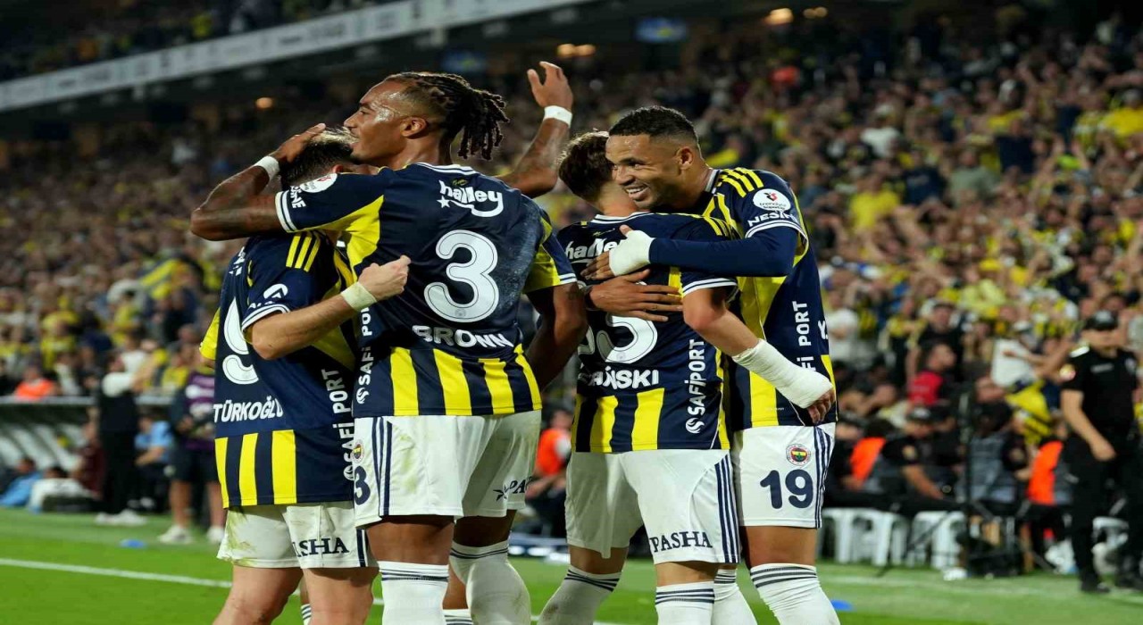 Fenerbahçe, Trabzonsporu üst üste 4. maçta yendi