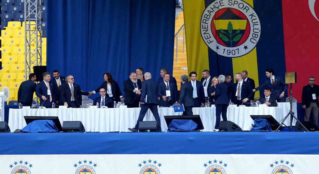 Fenerbahçede olağanüstü seçimli genel kurul toplantısı başladı