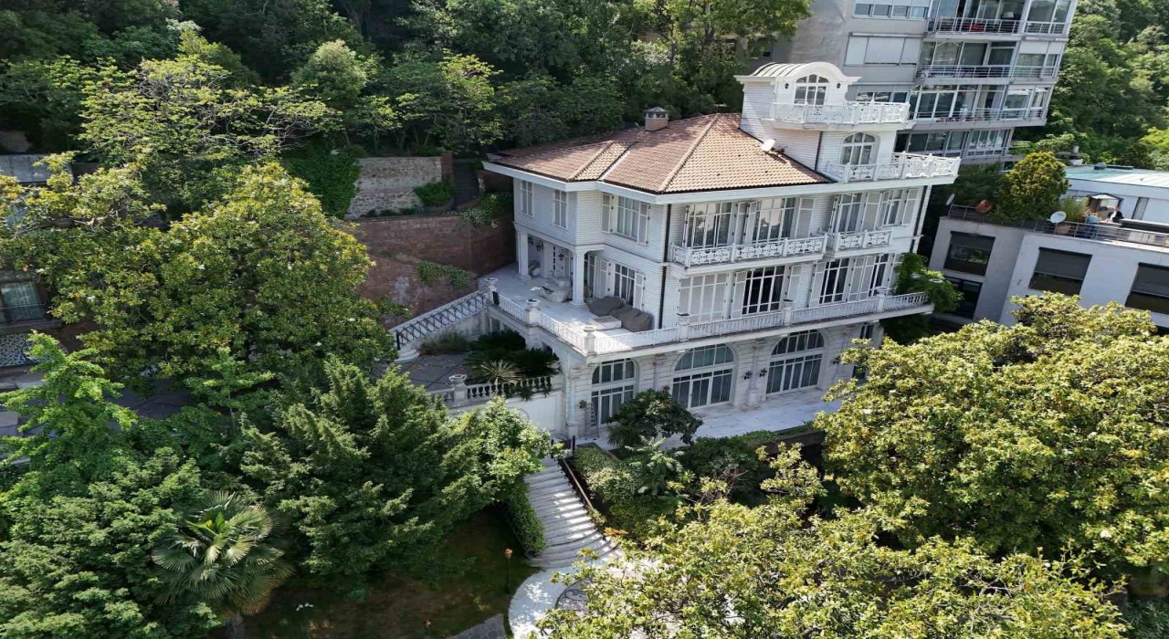 FETÖ firarisi Akın İpekin Bebekteki köşkü yeniden satışta