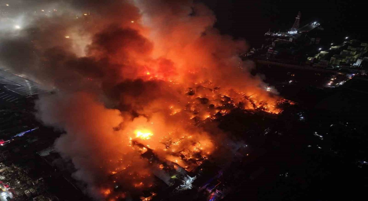 Filipinlerin başkenti Manilada korkutan yangın