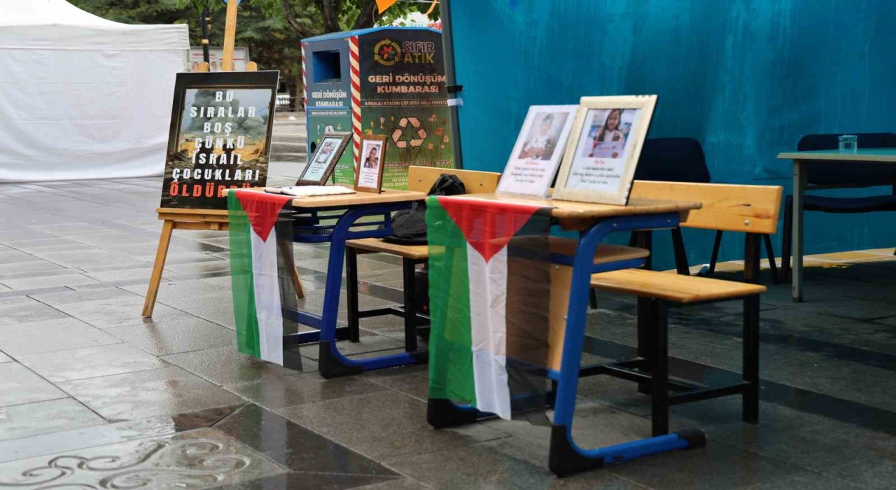 Filistinde sıraları boş kalan şehit öğrenciler Sivasta anıldı