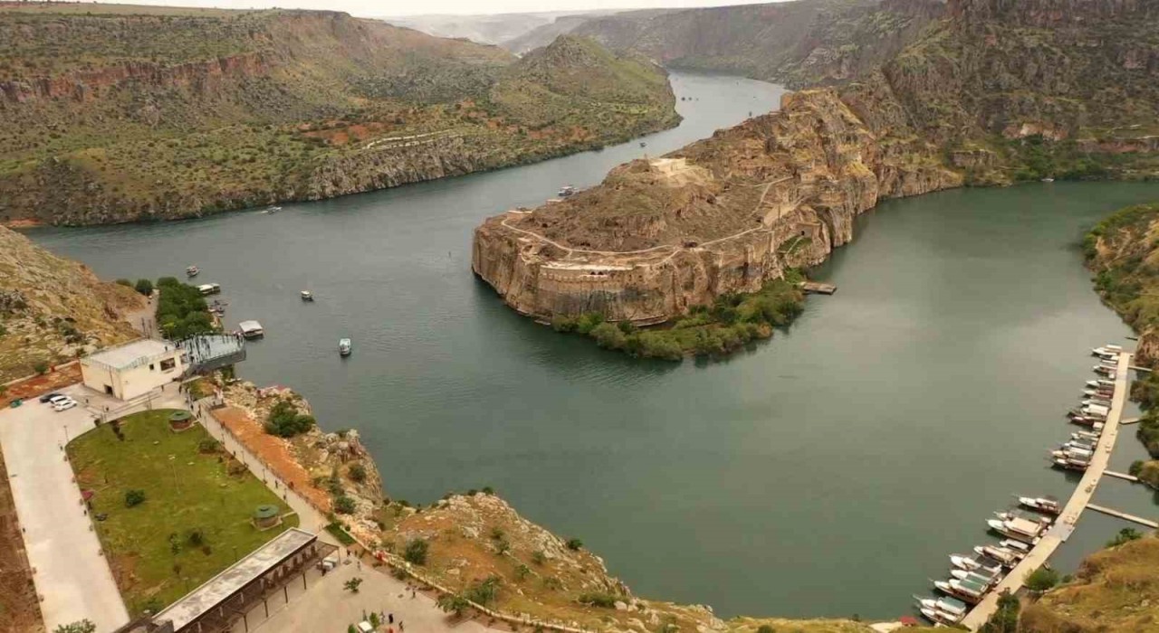 Fıratın incisi Rumkaleye ilgi artıyor