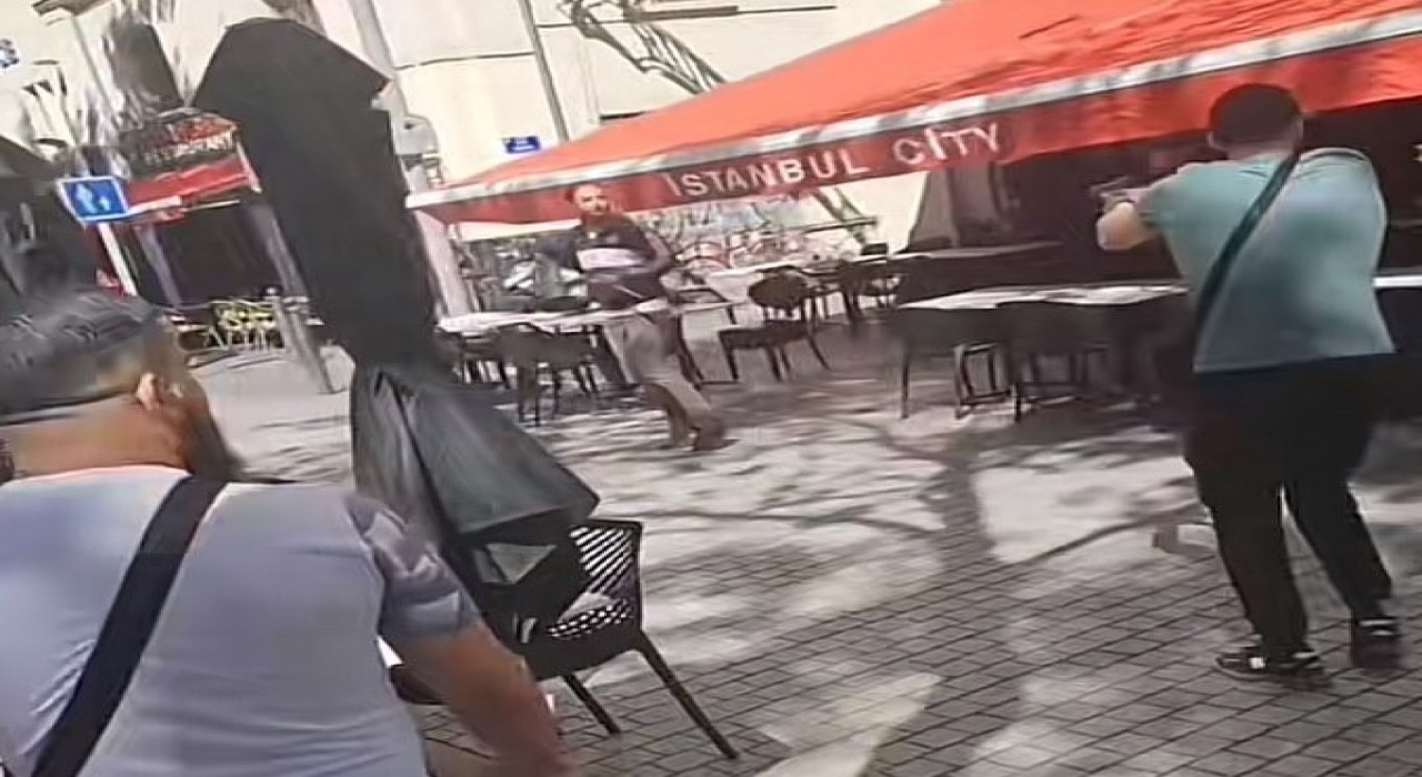 Fransada bıçaklı saldırı: 4 yaralı