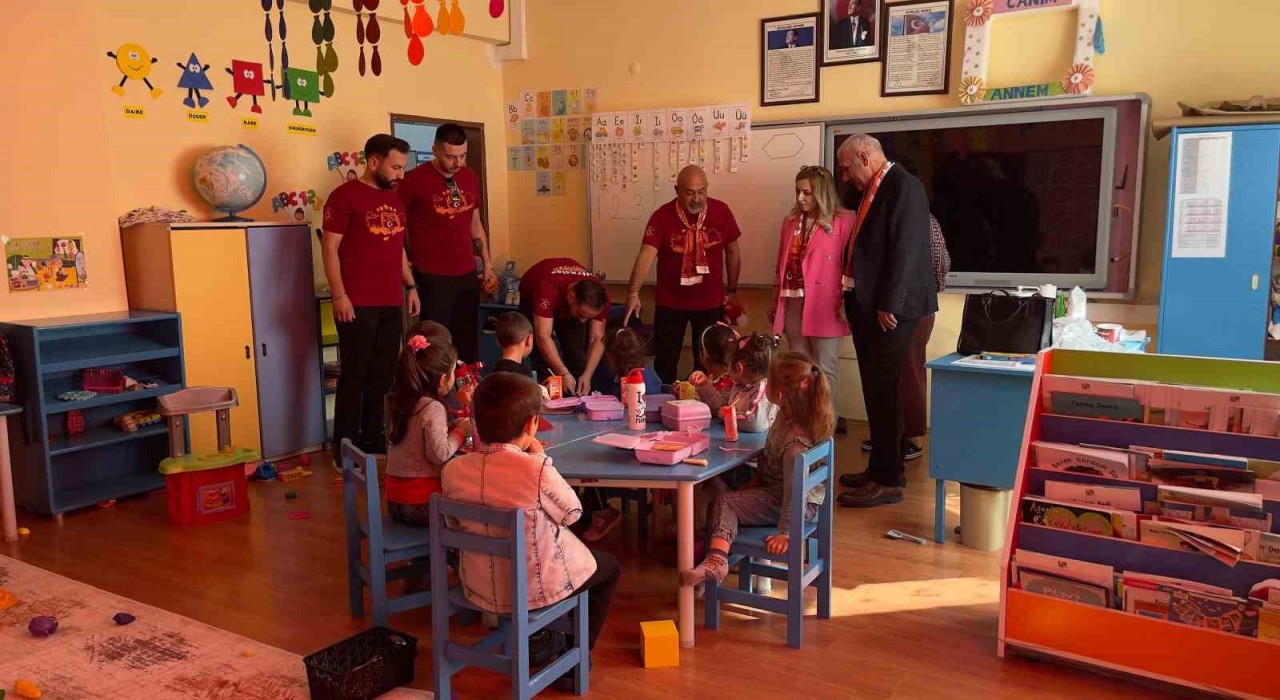 Galatasaray taraftar grubu Giresunda kalpleri ısıttı