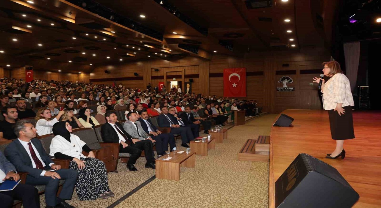 Gaziantep Büyükşehirin yetenek kaşifi projesi, okul öncesi öğretmenlere tanıtıldı
