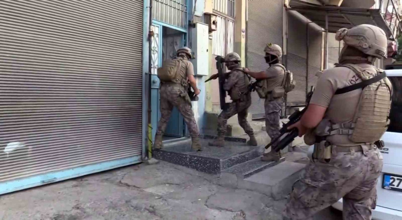 Gaziantepte aranan şahıslara şafak operasyonu: 10 gözaltı