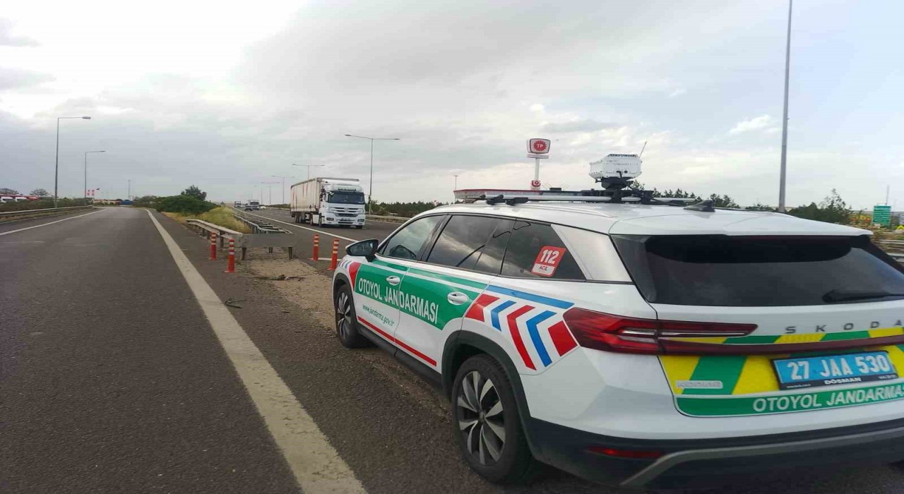 Gaziantepte otoyolda kural ihlali yapan 2 bin 46 araca ceza