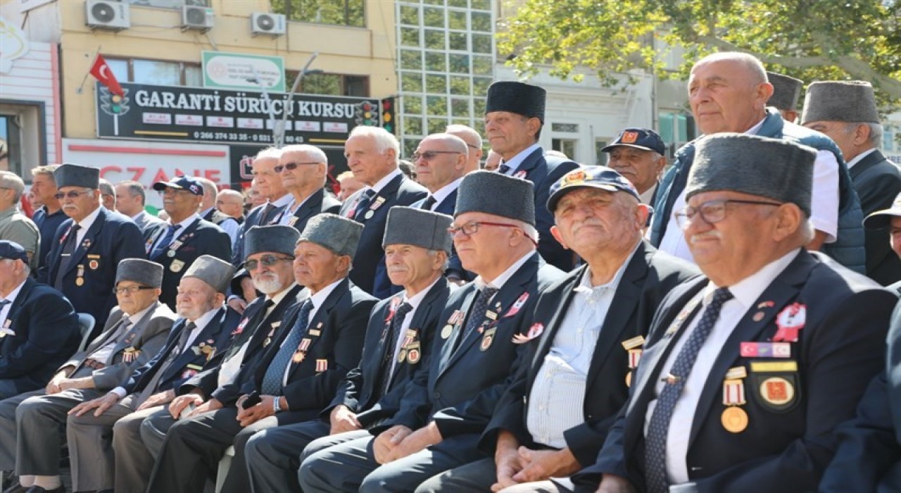 Gaziler Günü Coşkusu Cumhuriyet Meydanında yaşandı