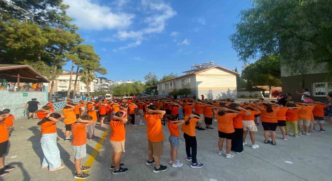 Gazipaşada minikler sporla coştu