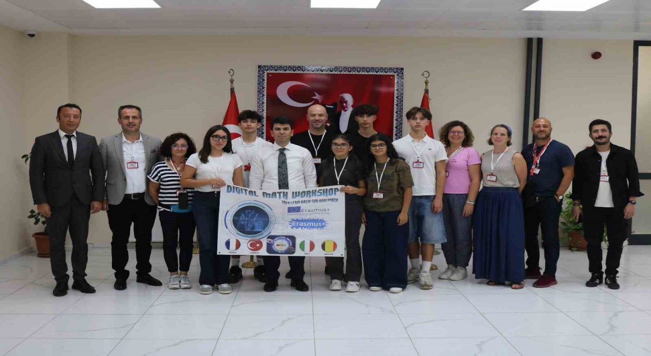 Gediz Altınkentte Erasmus+ projesi: Avrupadan öğretmen ve öğrenciler Kaymakam Uzun ile bir araya geldi