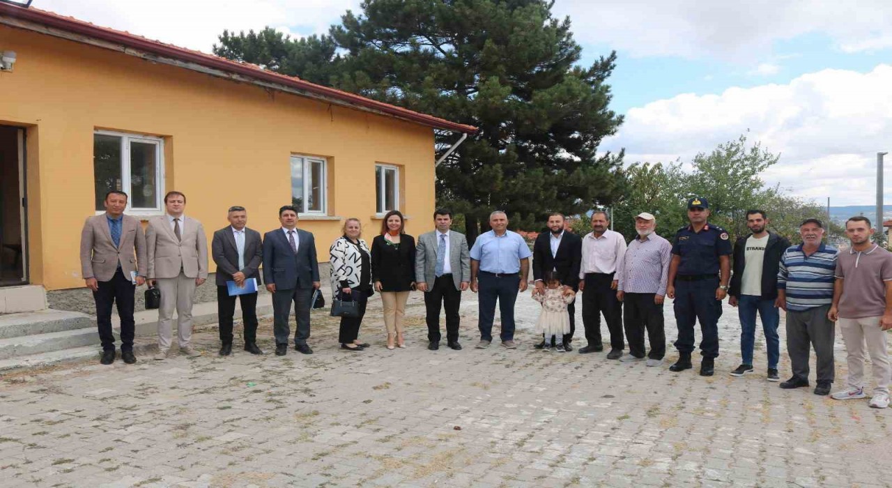 Gediz Kaymakamı Emrah Uzun köy ziyaretlerine devam ediyor