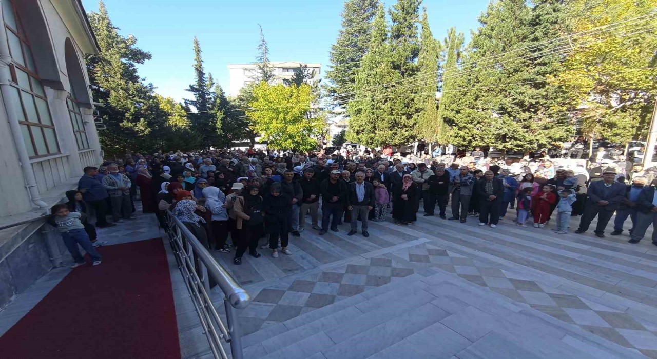 Gedizde 31 umreci dualarla uğurlandı