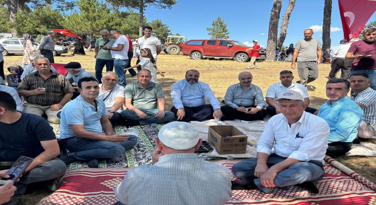 Gedizde vatandaşlar berekete dualarla çağrı yaptı