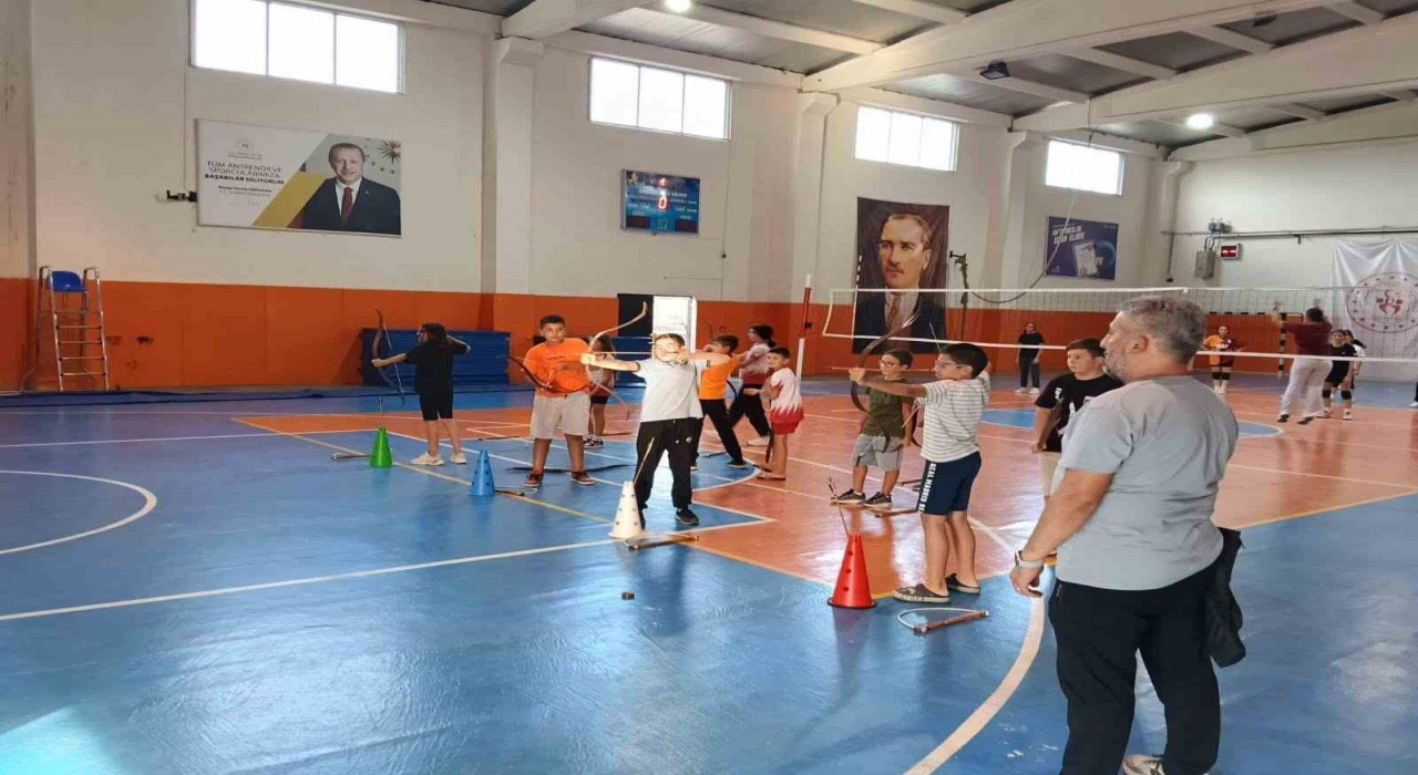 Geleneksel Türk okçuluğu Sarıgölde canlanıyor