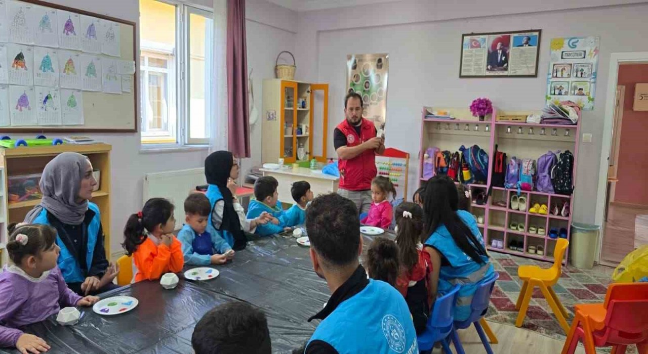 Gençlik Merkezi Gönüllüleri, Menteşede çocuklara unutulmaz bir gün yaşattı