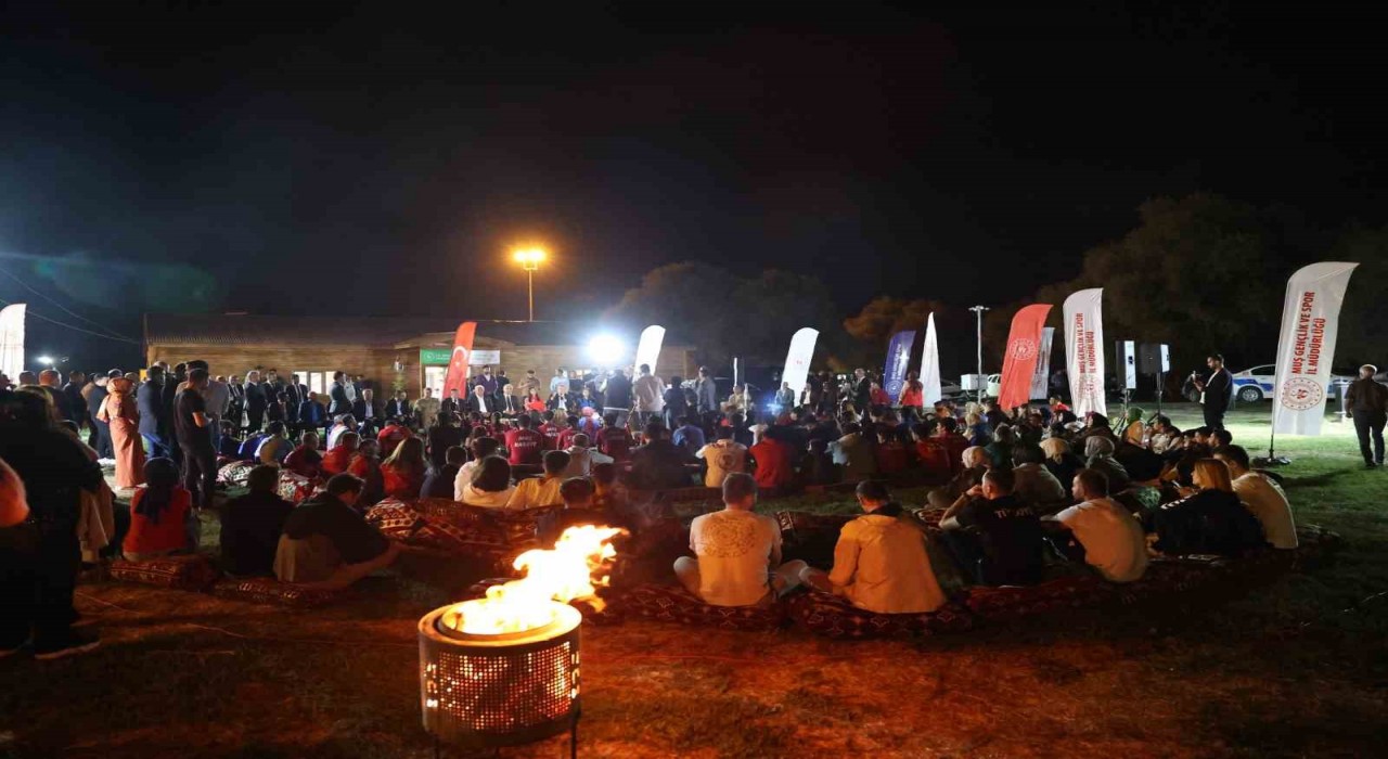 Gençlik ve Spor Bakanı Bak, Muşta gençlerle buluştu