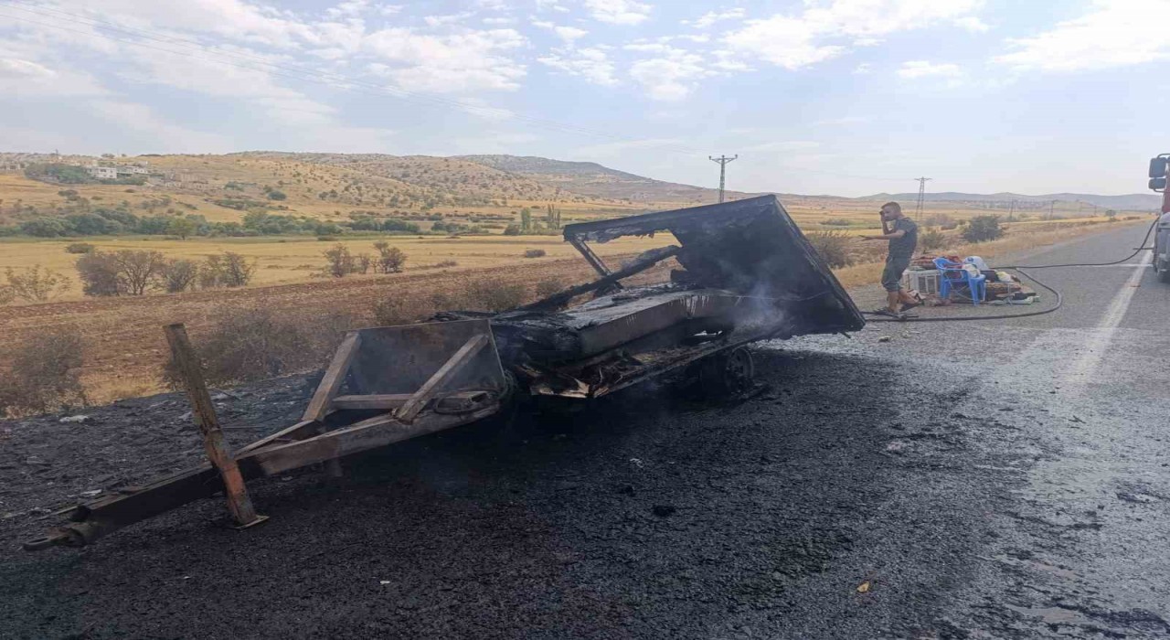 Gercüşte çekme karavan alev aldı