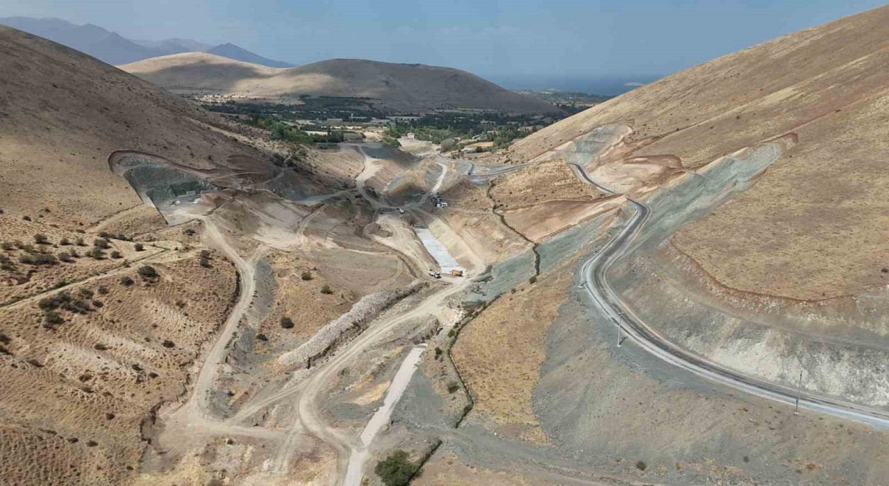 Gevaşta 469 hektar alan suyla buluşuyor