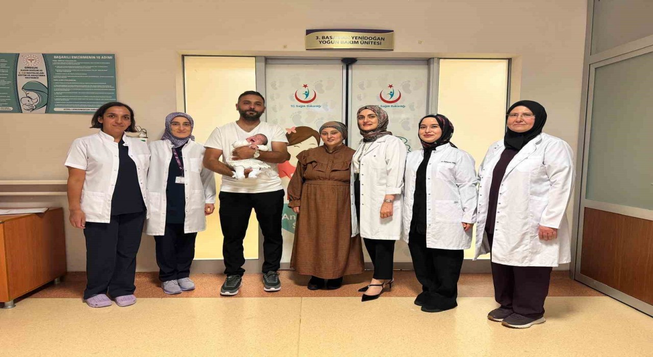 Giresunda 440 gram doğan Buğlem bebek yaşama tutundu