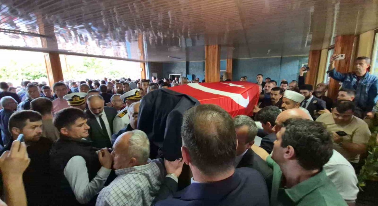 Göçükte hayatını kaybeden madenci memleketi Bartında son yolculuğuna uğurlandı