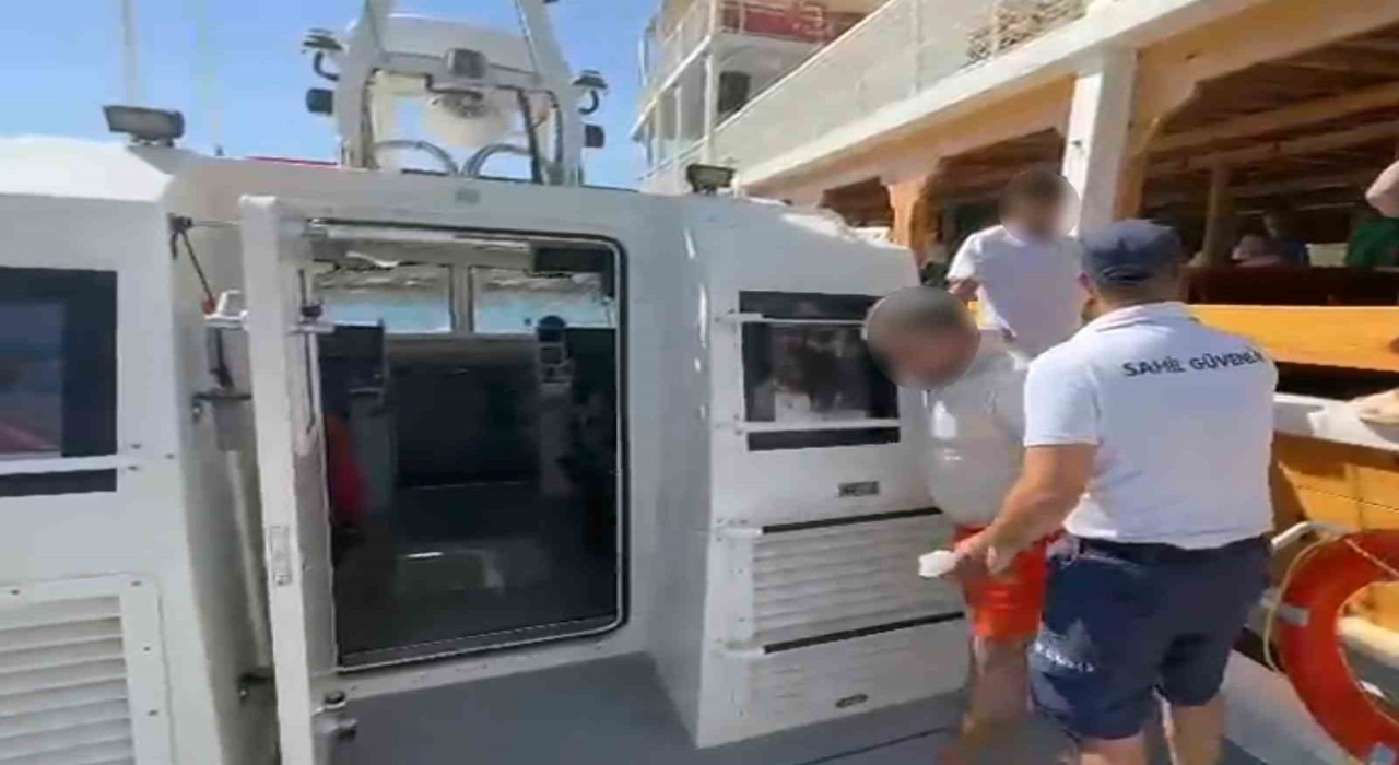 Gökova Körfezinde gezi teknesinde yaralanan vatandaşa tıbbi tahliye