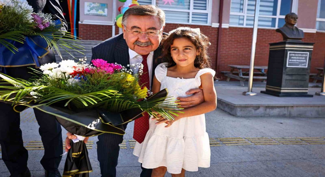 Gölbaşı Belediyesinden öğrencilere ‘Renkli Bir Yıla Merhaba etkinliği