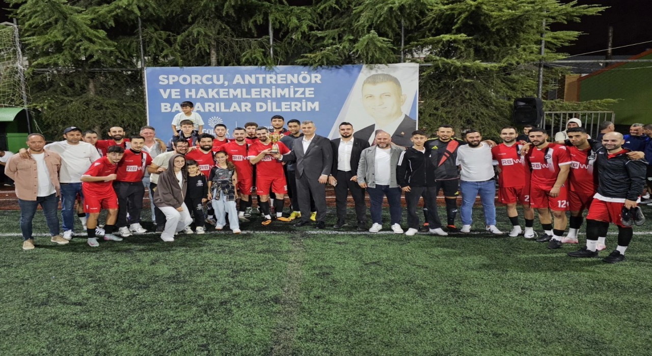 Gölcük Başkanlık Kupasında şampiyon İhsaniyespor oldu