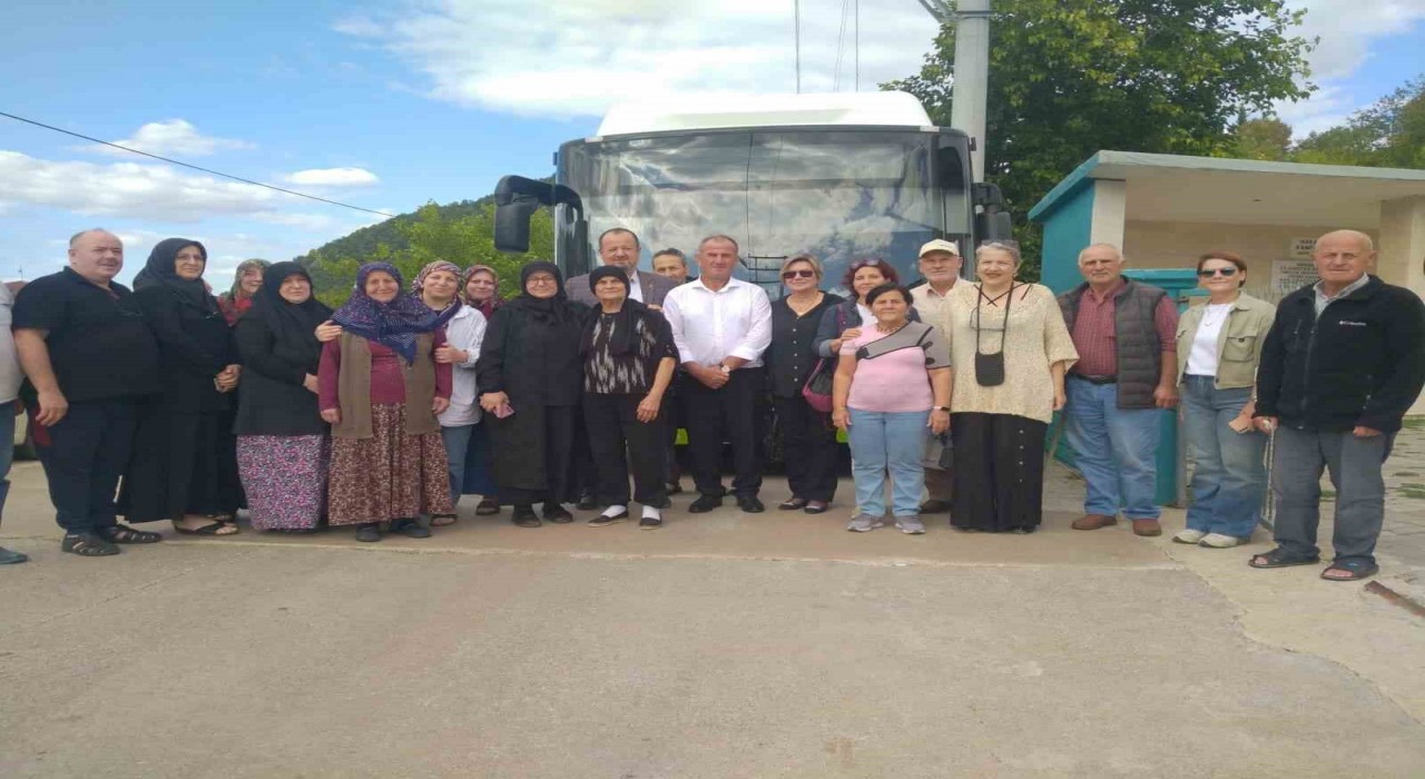 Gölcükte kuşaklar köy gezisinde buluştu