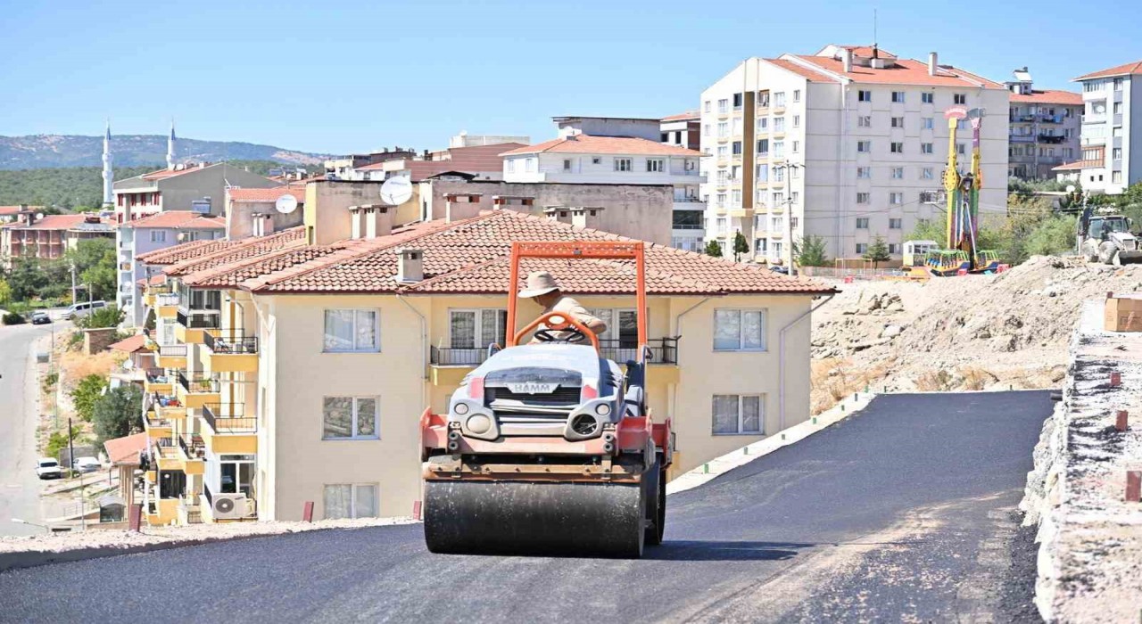 Gördeste pazar yeri asfaltlanarak modern hale getirildi