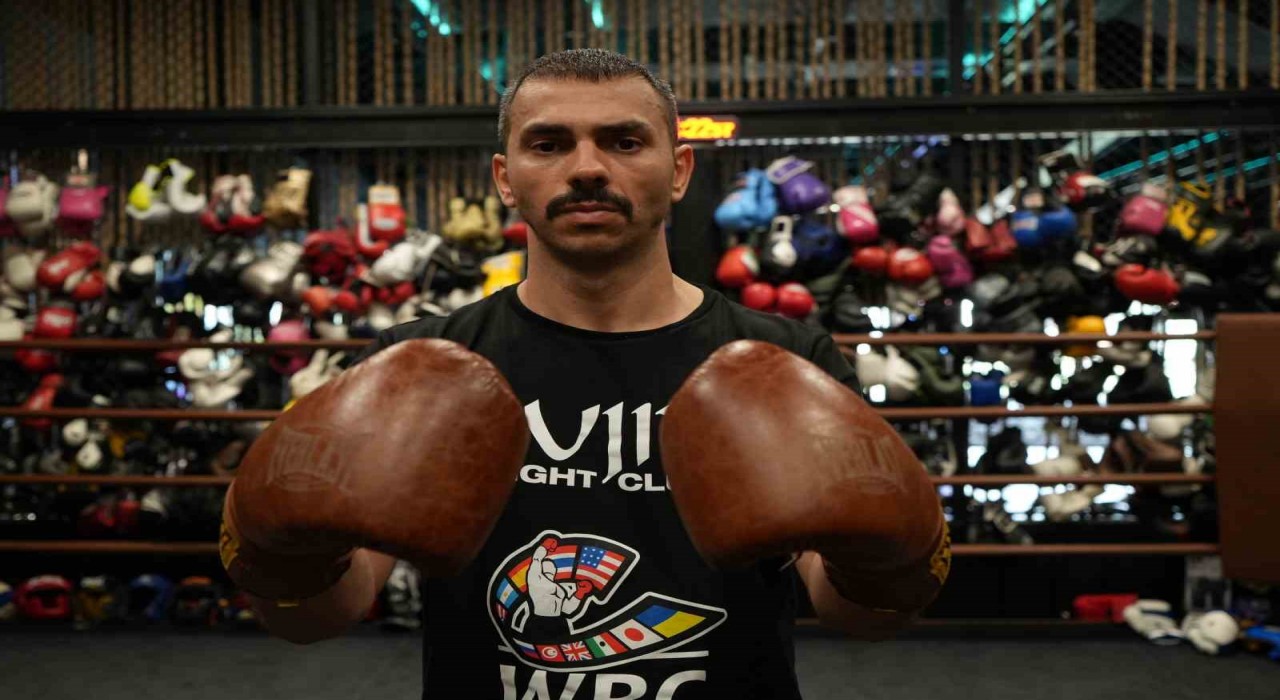 Gündüz polislik akşam boksörlük yapıyor