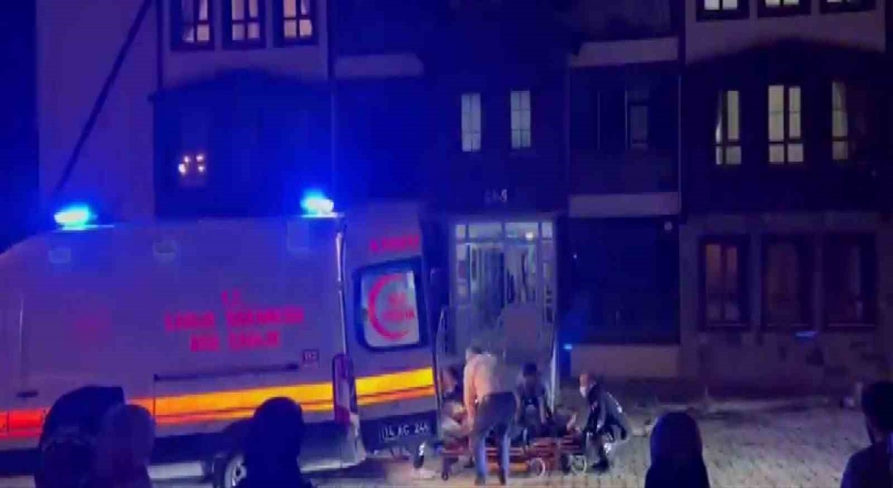 Haber alınamayan yaşlı kadın, evinde baygın halde bulundu