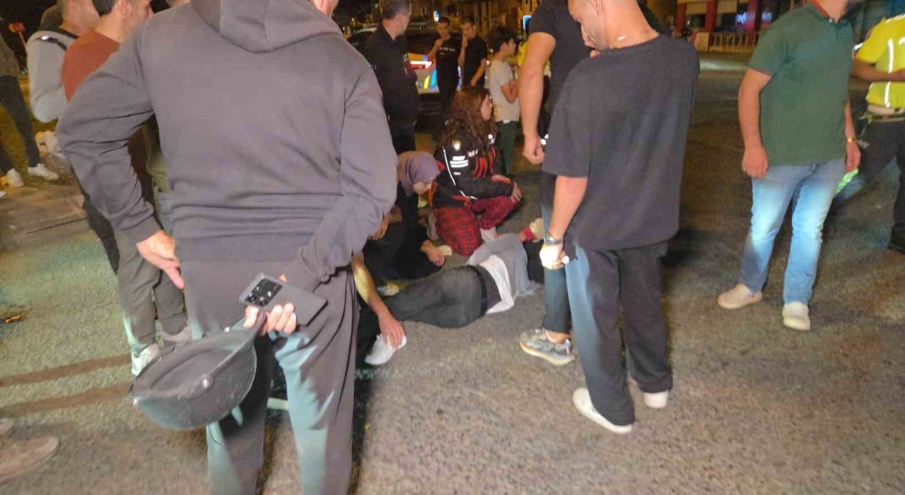 Hafif ticari araç yayaya çarptı