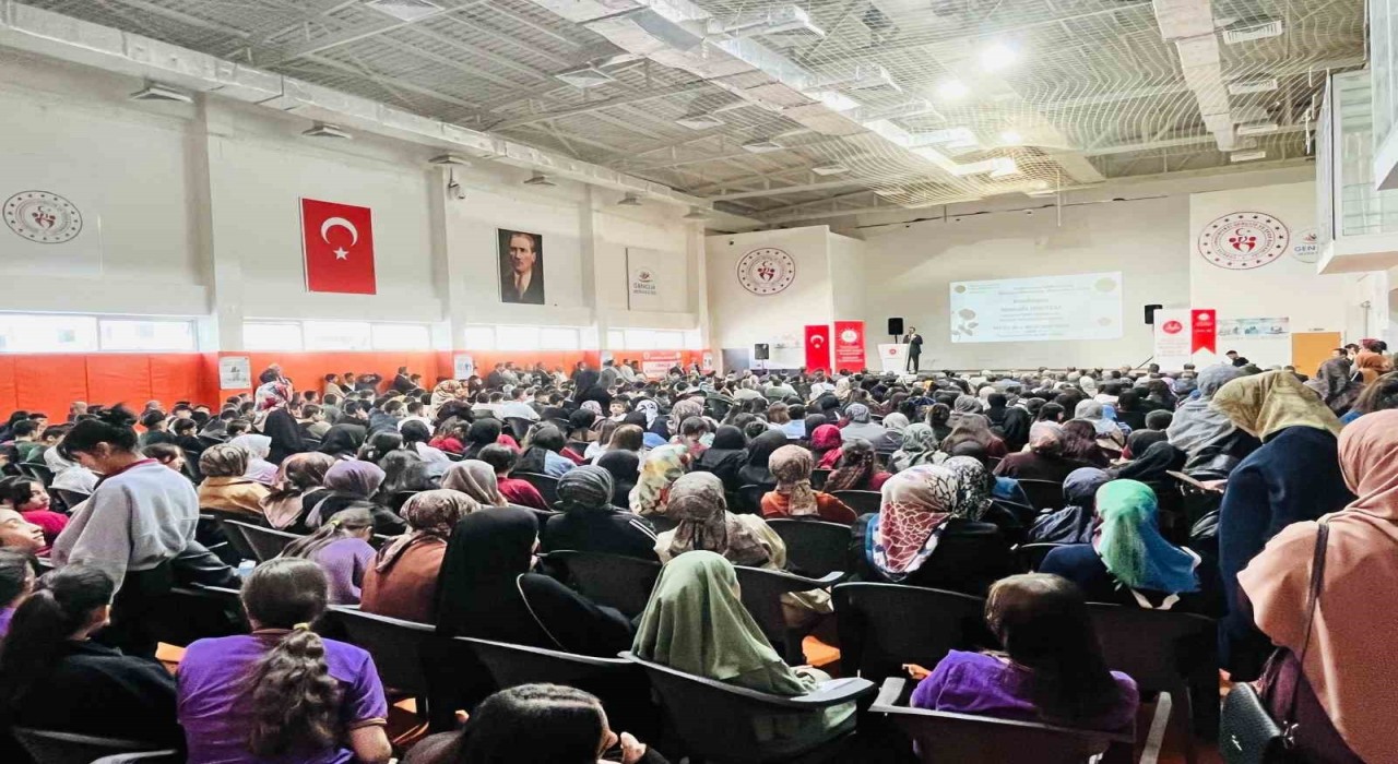 Hakkaride Hazreti Peygamber ve Aile Konferansı düzenlendi