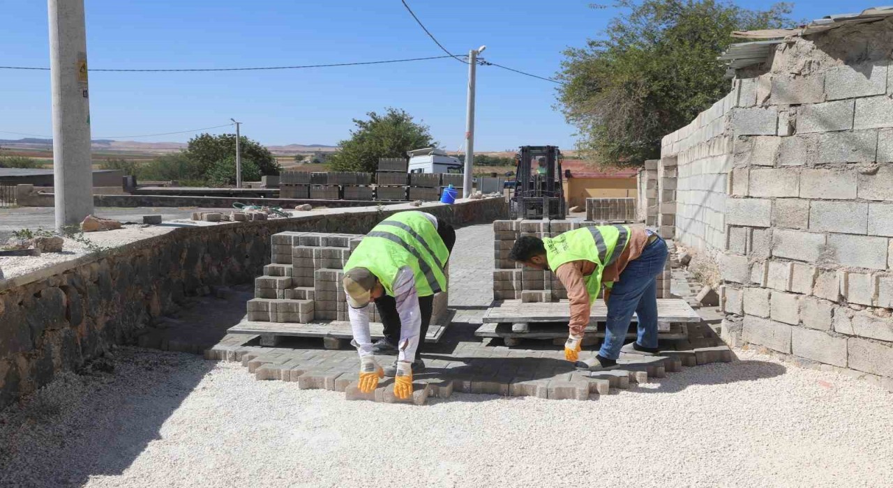 Haliliye Belediyesi yol yapım çalışmalarını sürdürüyor