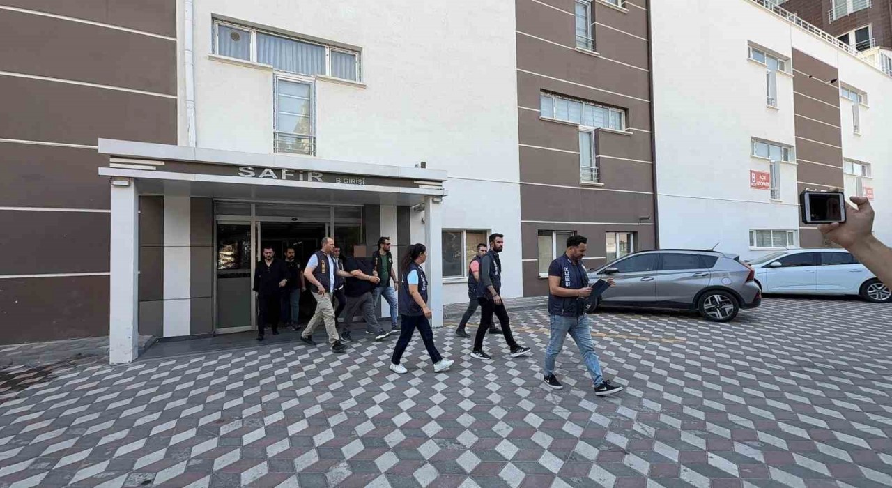 Halk arasında endişe korku ve panik oluşturmak suçundan gözaltına alındı