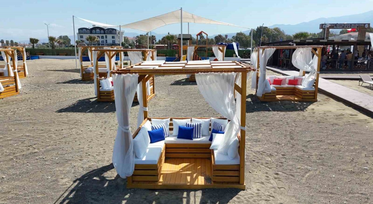 Hatay Büyükşehir Belediyesi tarafından yapımı tamamlanan Alakop Plajı hizmete açıldı