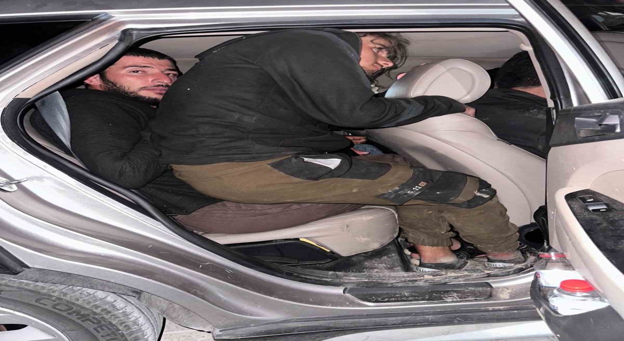 Hatayda 26 kaçak göçmen yakalandı: 3 tutuklama