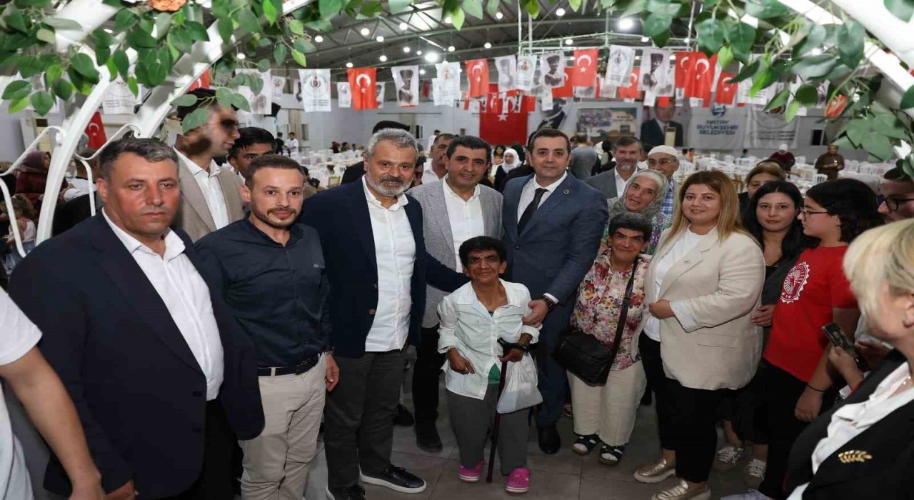 Hatayda 94 engelli vatandaş umre görevi için kutsal topraklara uğurlandı