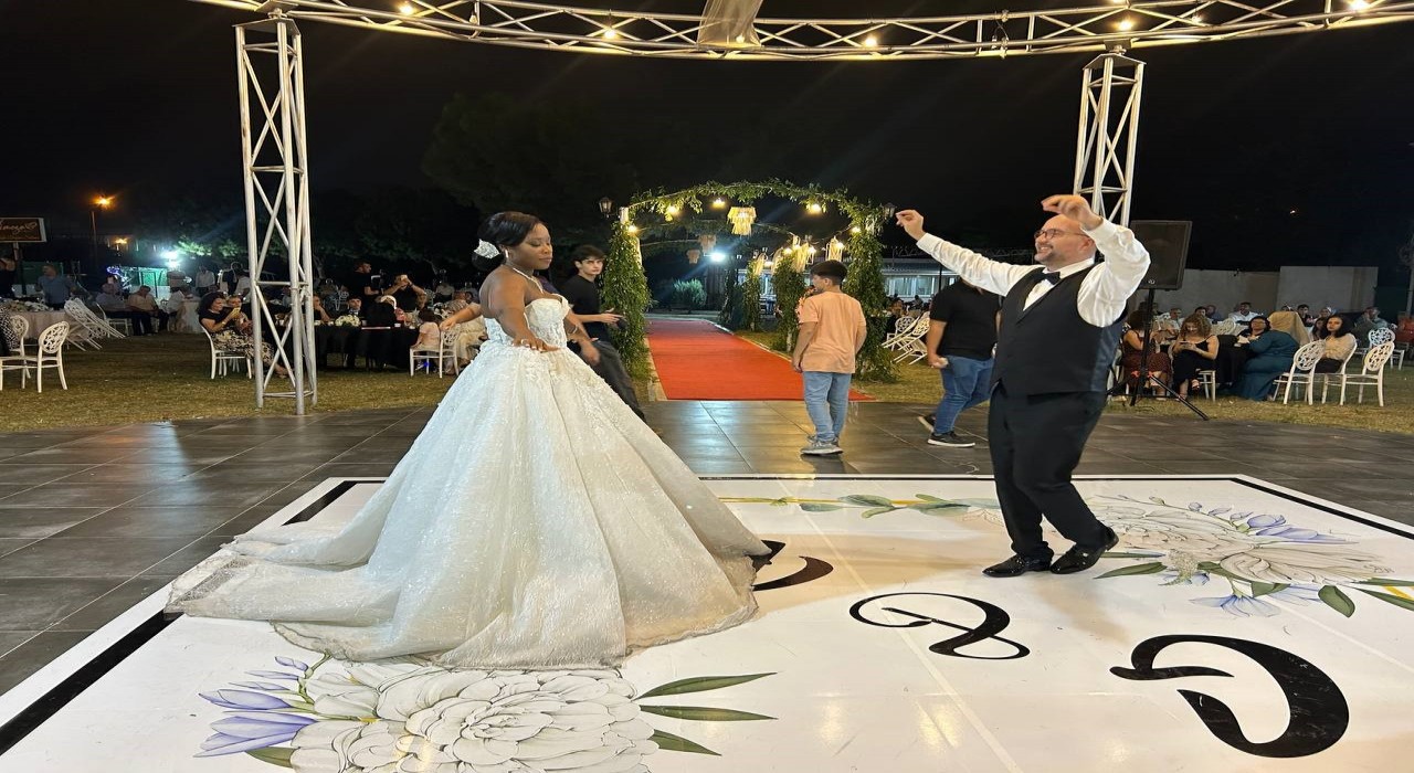 Hatayın Ganalı gelini Gifty, davul zurna eşliğinde gerçekleşen düğününün tadını çıkarttı