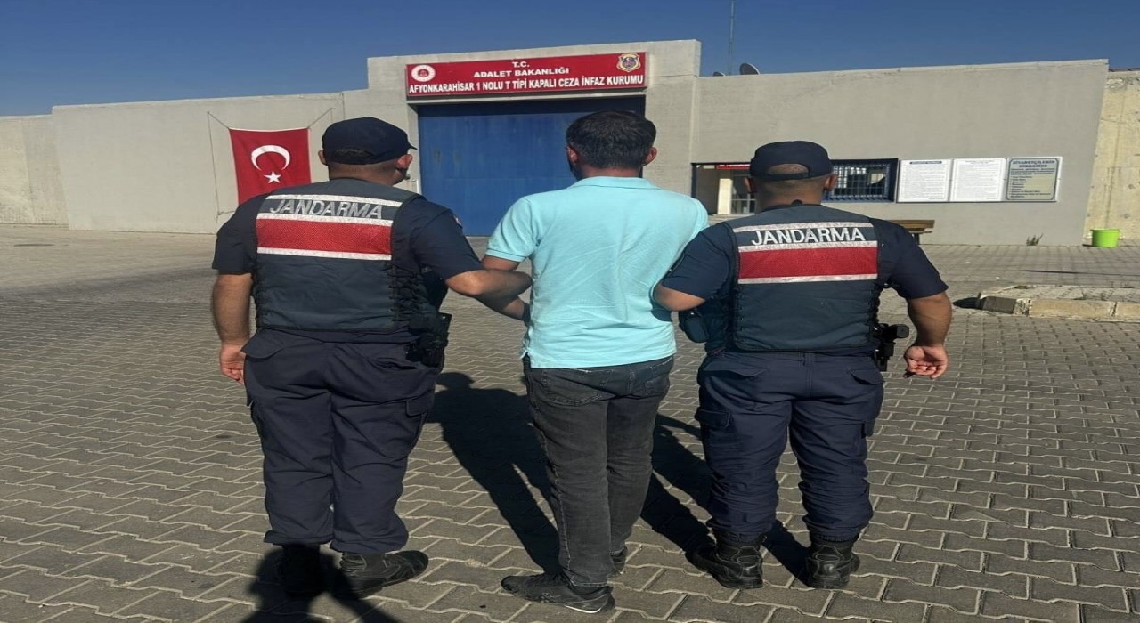 Hırsızlık suçundan hapis cezasıyla aranan şahsı jandarma yakaladı