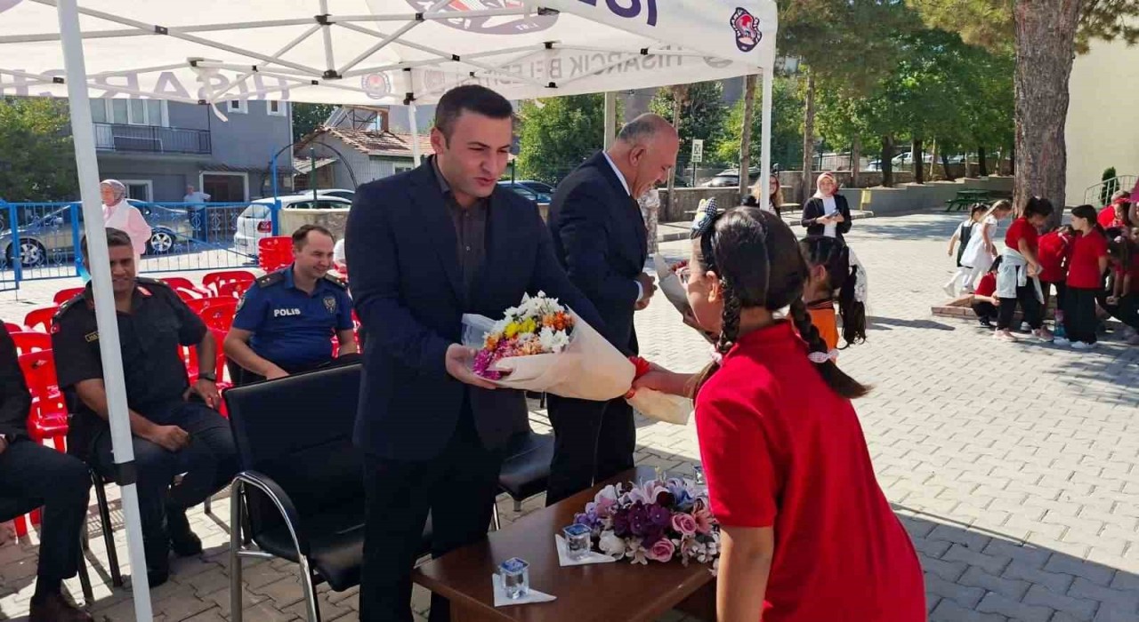 Hisarcıkta İlköğretim Haftası kutlandı