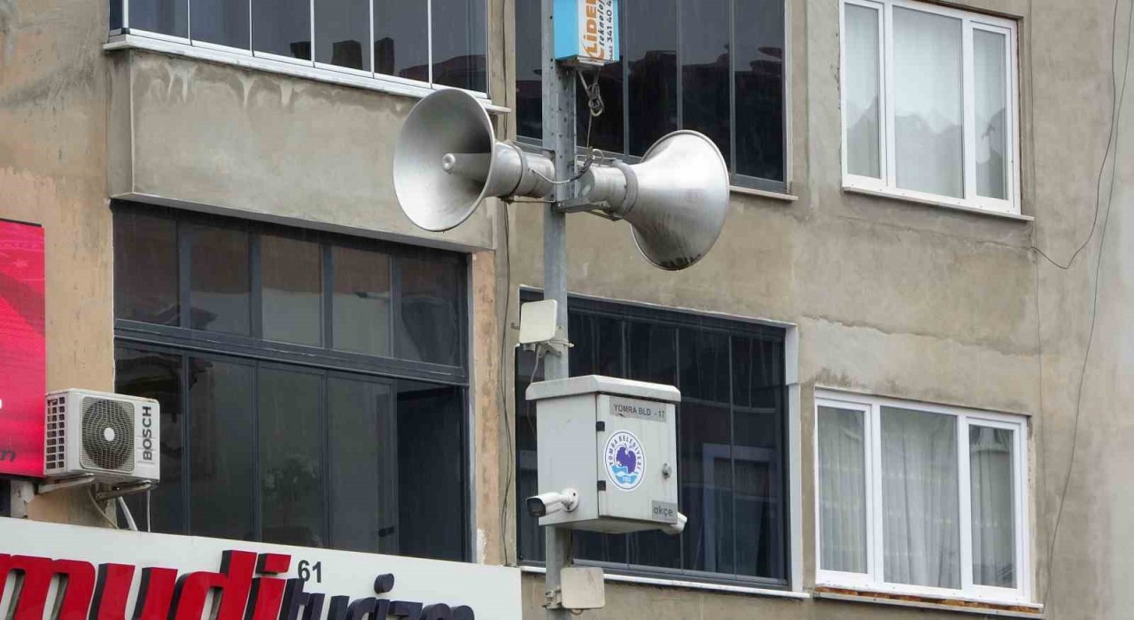 Hoparlörler susuyor, SMS konuşuyor