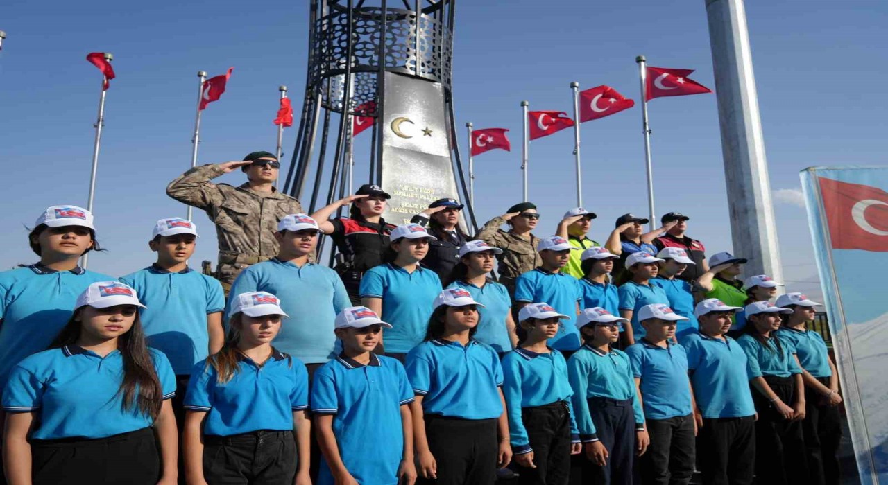 Iğdırda Dilucu Şehitleri Anıtında anma töreni