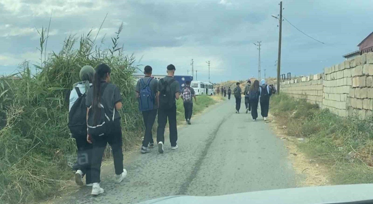 Iğdırda okul yolu kazaya davetiye çıkarıyor